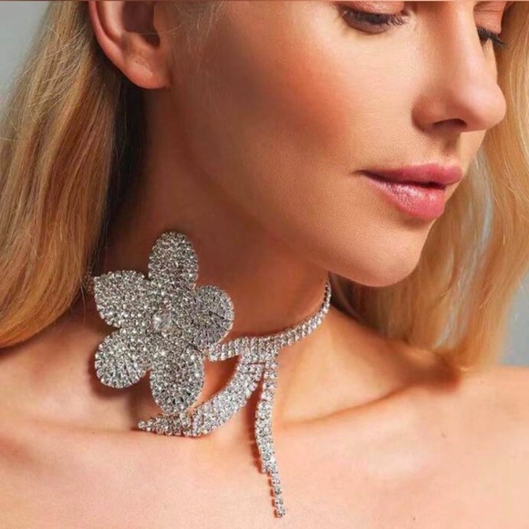 Anthropologie Jewelry - NWOT Rhinestone Flower Statement Choker Necklace